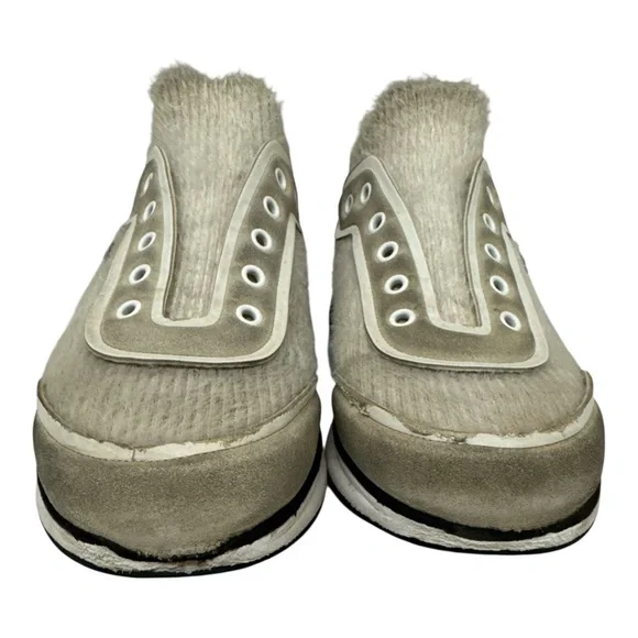 Chanel Two Tone Suede Knit CC Logo Low Top Sneakers Women’s Size‎ 39 EU / 9 US